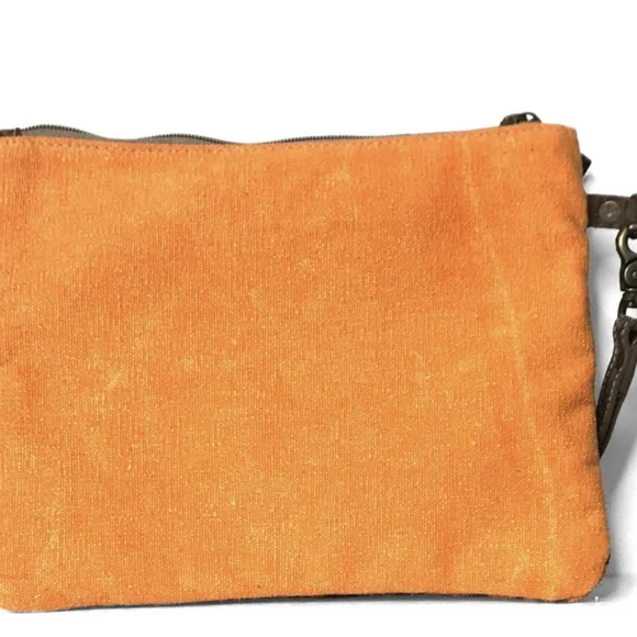 Handcrafted Genuine Leather Clutch/Purse/Wristlet w/Stunning Floral Detail - Picture 3 of 5